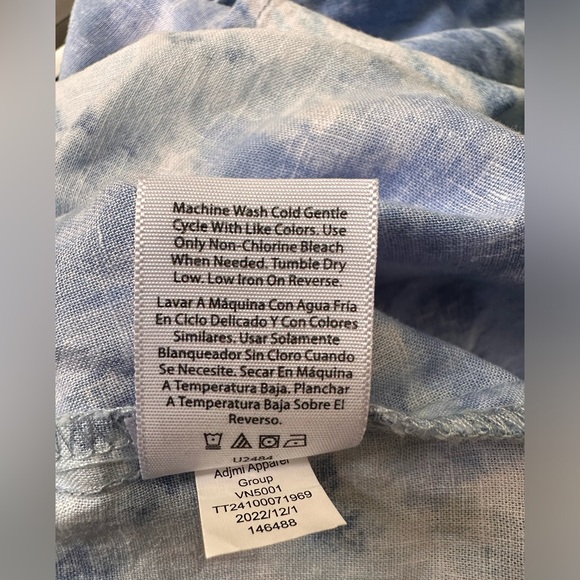 NWT Women’s V - Neck Tank Top Size XL - Picture 10 of 11